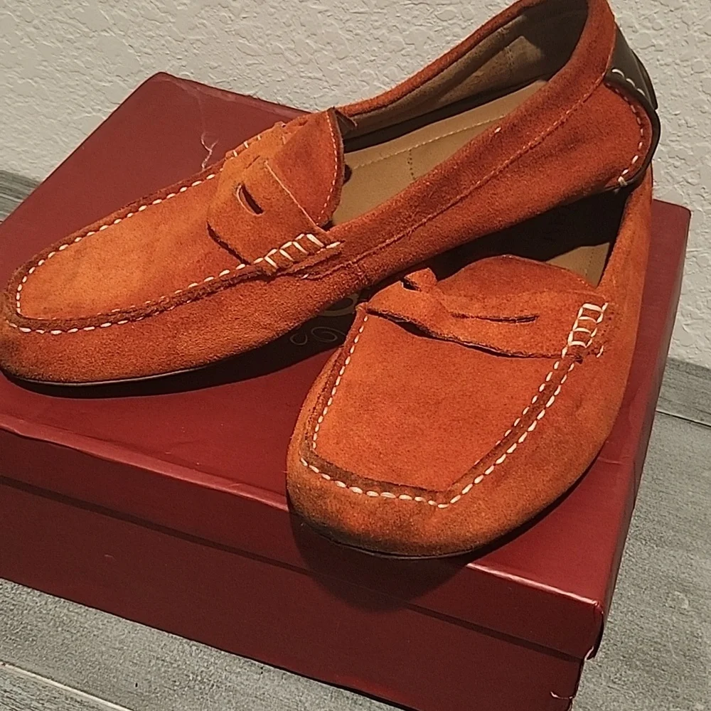 Shoes - Picture 2 of 5